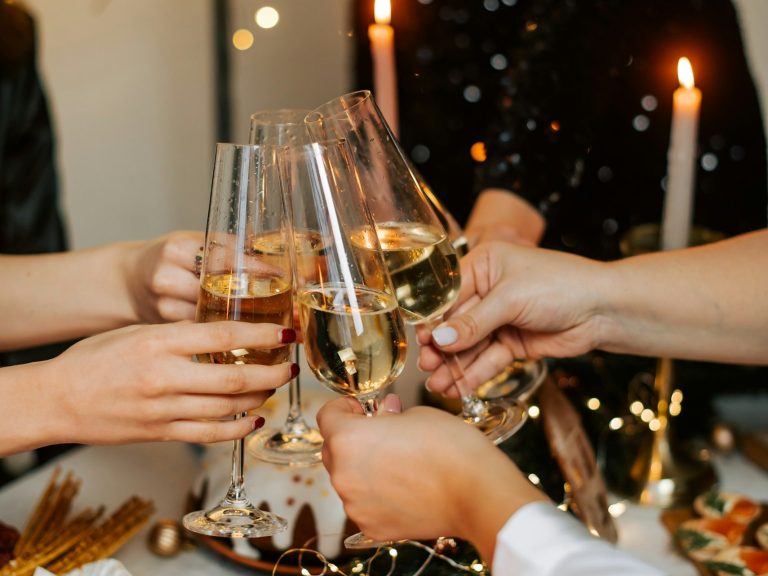 Restaurant Atmosphäre, Weihanchten Gemütlicher Innenraum des Restaurants DOCK & DINE an der Gelting-Mole, Gelting, Niesgrau, Nieby, Weihnachten, Weihanchtsessen